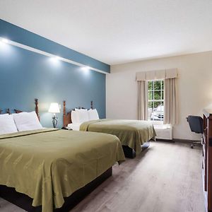 Queen Room Mobility accessible