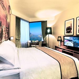 Grand Deluxe Room
