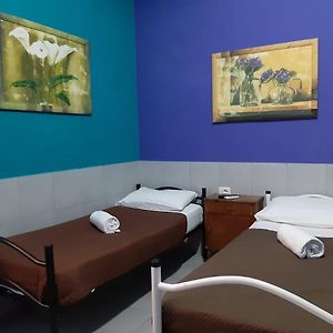 Dormitory Room Mixed