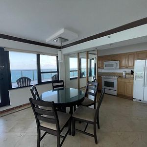 Signature 2 Bedroom Condo 1 King & 2 Twins Balcony