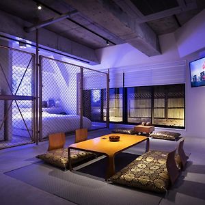 Executive Queen Studio