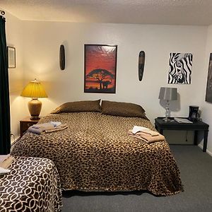 Basic Private Bathroom Triple Room