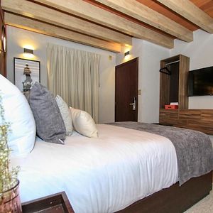 Queen Suite