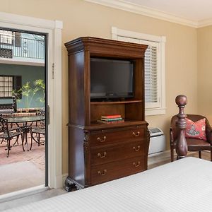 Tradition Queen Room