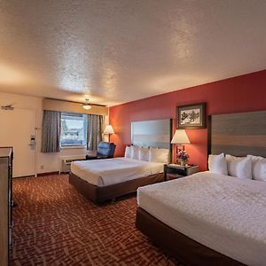 Standard Queen Room