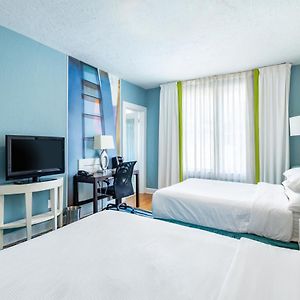 Standard Queen Room