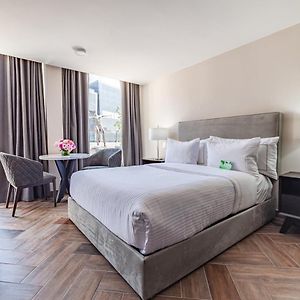 Deluxe King Suite