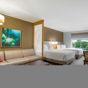 Queen Room Two Queen Beds