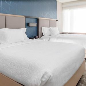 Queen Suite Mobility accessible
