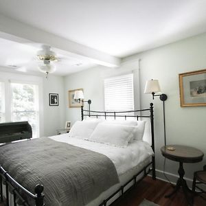 Deluxe King Studio