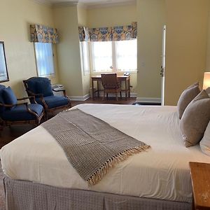 Premium King Room