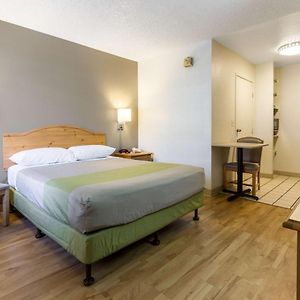 Deluxe Queen Room Smoking