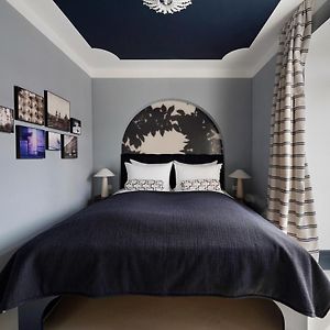 Medium King Room
