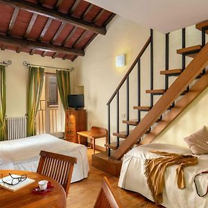 Quintuple Room