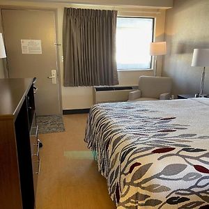 Deluxe Room One Queen Bed Non-Smoking