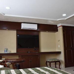Executive Queen Room