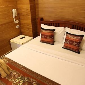 Budget King Room