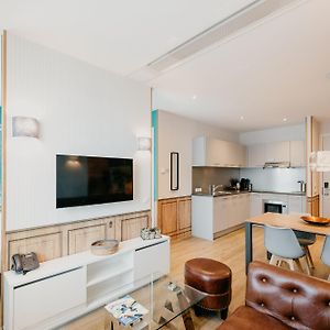 Executive King Studio