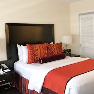 Superior  Queen Room Mobility accessible