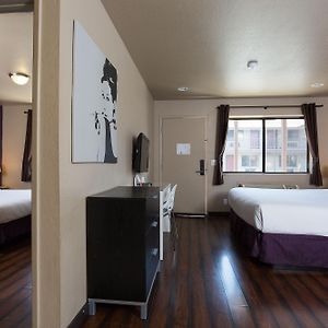 Two-Bedroom King Suite