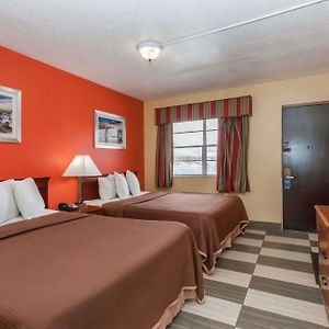 Queen Room Two Queen Beds Smoking