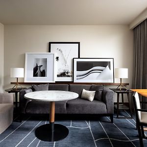 One-Bedroom King Suite