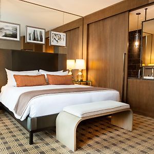 Luxury King Room