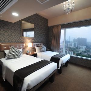 Premium Twin Room