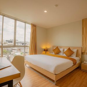 One-Bedroom King Suite