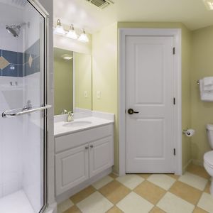 One-Bedroom Villa Lodge Queen Bed