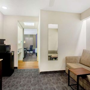 King Suite Non-Smoking