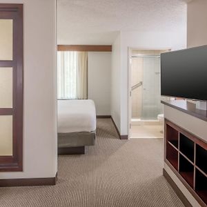 Upper Floors King Room
