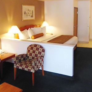 King Suite Non-Smoking