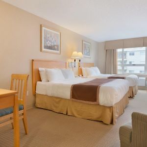 Deluxe Queen Room