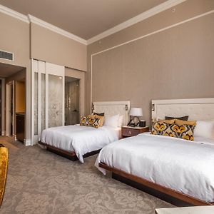 Classic Queen Room