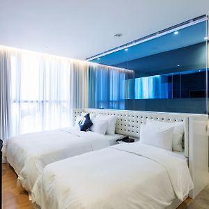 Deluxe Family Twin Room