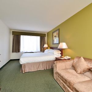 King Suite Mobility accessible