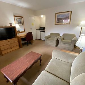 Queen Suite Two Queen Beds