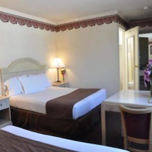 Queen Room
