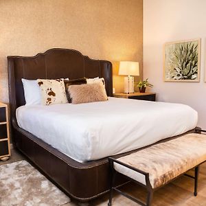 Queen Suite