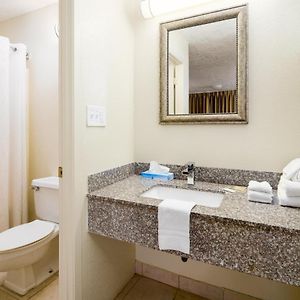Economy Queen Room