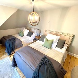 Deluxe Family Suite