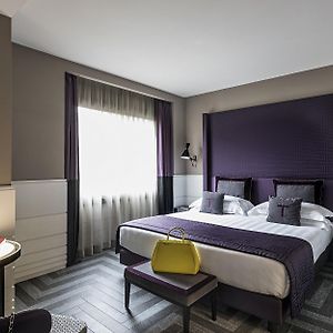 Premium King Room