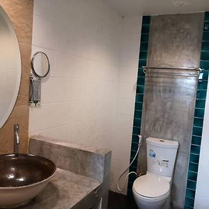 Budget King Room