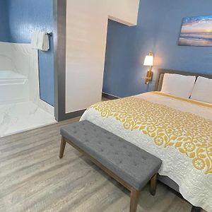 Queen Suite