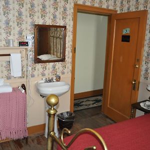 Standard Room Full Bed