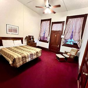 Queen Room Two Queen Beds Pet Friendly