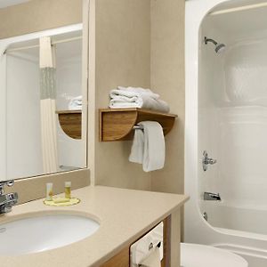 Studio Suite Three Queen Beds Non-Smoking