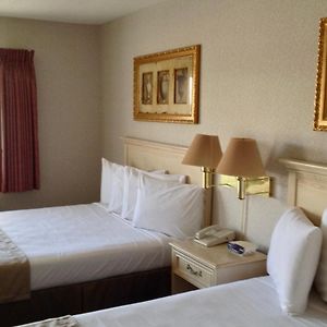 Lake Park View or Two queen beds