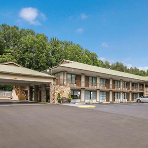 Quality Inn & Suites Mt Chalet